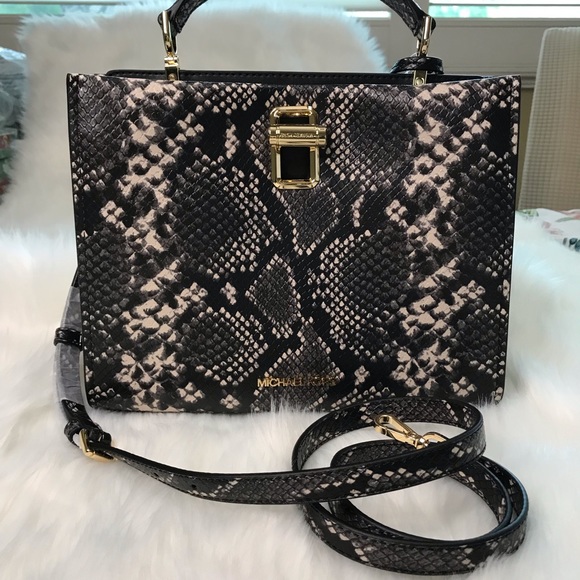 COPY - Michael Kors Penelope MD  Satchel - Picture 1 of 6
